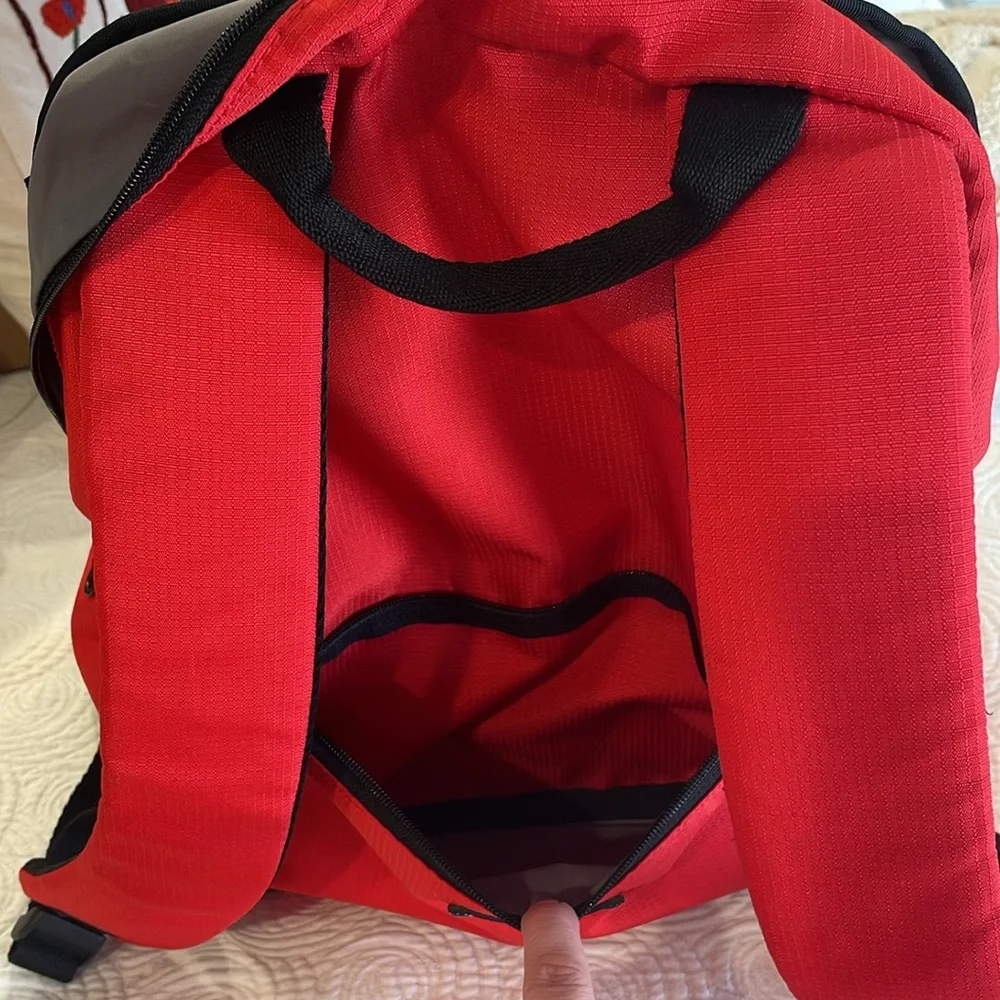 Le Sportsac Red Backpack - Picture 11 of 12